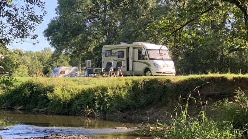 Hymer – Recent well equipped integral mobile home