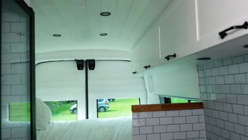 Angus – Superb 4 berth Campervan with Kingsize bed