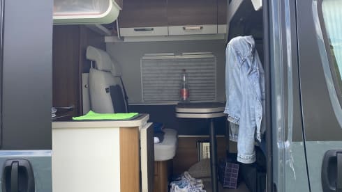 2p Knaus Vantourer bus from 2022 with spacious garage
