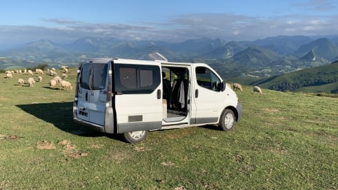 Fully equipped van for 2