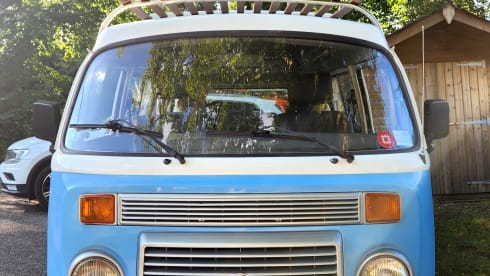 Carlos the camper – VW T2 Bay window Carlos the Camper the Blue Bay :-) 