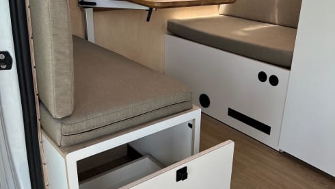 CosyCabin on Wheels – Brand New 3p Renault Master Campervan (2025) 