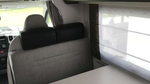 HappyCamper – On holiday with a 6-person Chausson Alcove Camper from 2018?