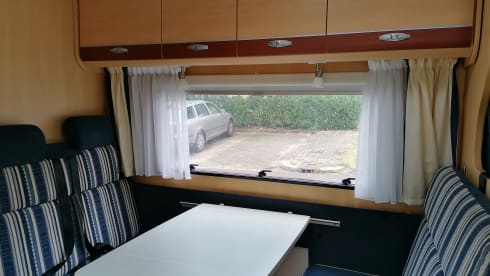 6p Dethleffs alcove uit 2007