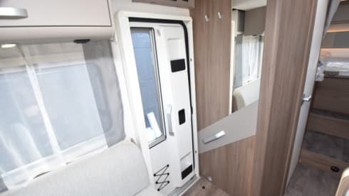 Nr. 7 Carado T448 – Very luxurious family camper, new from 2025 and fully equipped.