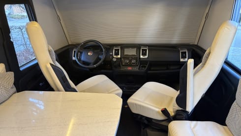 4p Bürstner i695G integrated from 2016