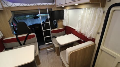 Alba – 6/7 berth motorhome with canopy