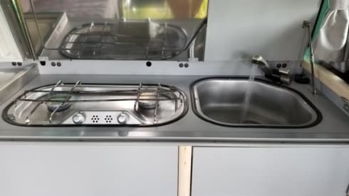 Black Pearl – Go on an unforgettable road trip with this luxury VW T4 Westfalia