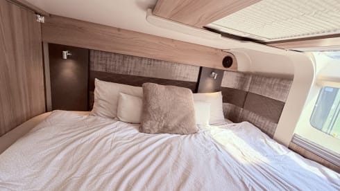 Swift semi-integrale caravan met 6 slaapplaatsen, vanaf 2018.