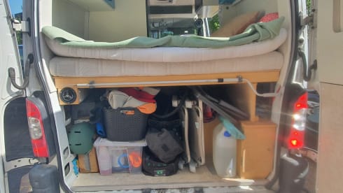 Luis – Compact but complete off-grid camper 