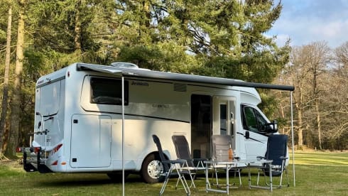 Camperverhuur Heeten – 4p Dethleffs semi-integrated uit 2024