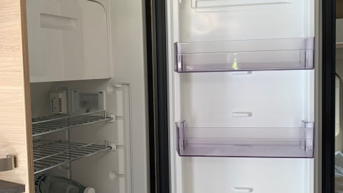 Comfortable Knaus Boxstar Street 600 (2+1 bed)