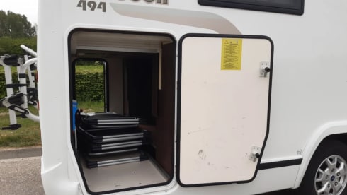 Summer Boy – 4p Benimar camper with large king size bed