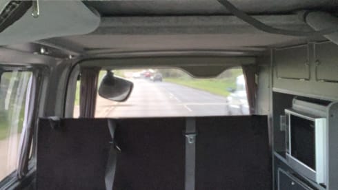 Yoshi – 4 berth Toyota campervan from 2010