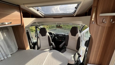 Red Pepper – Nice compact camper (2019) for 2 people