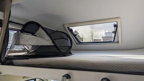 Sun Living  – 6p recent family camper from 2021 - Sun Living alcove