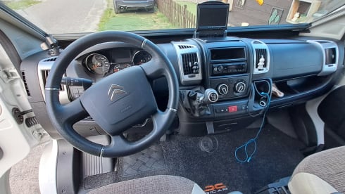 Mobi – 4p Citroën bus uit 2023