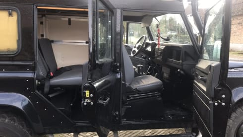 Waldo – Landrover Defender 110 - Tough enough for your adventure