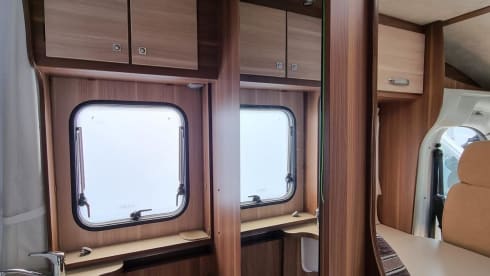 Maatje  – 2p McLouis semi-integrated uit 2011