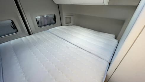 4 personen  – VW GRAND CALIFORNIA equipped with many automatic options