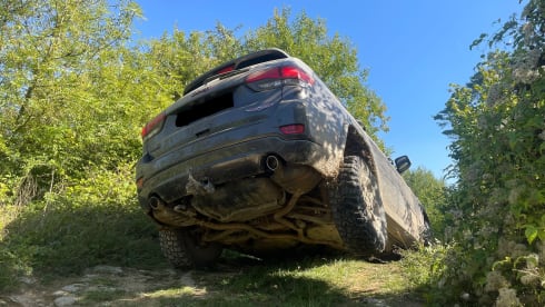 Trailhawk – 2p Other rooftop from 2018