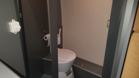 Zwerver – Luxe Mercedes camperbus 4x4