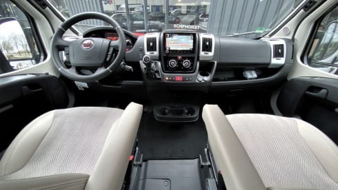 ETRUSCO /Laika CV600DB camping-car à partir de 2021 140cv auvent complet / ensemble de jardin