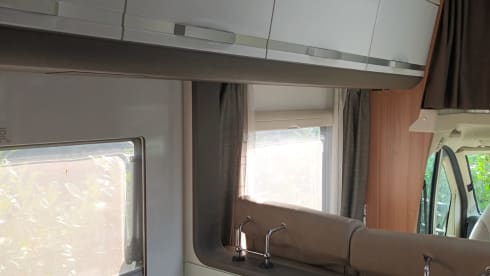 Camper 2020, automatico, fuori rete fino a 4 persone.