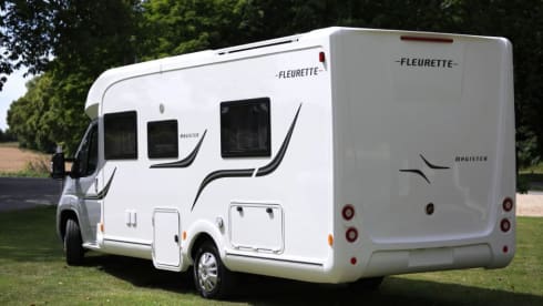Fleurette Magisten 73LJF with bathroom in the back