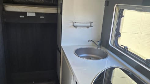 MOTORHOME HIRE: 2023 Roller Team Zefiro 675 Motorhome 2.0
