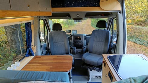 Compact camper ideal for 2 people