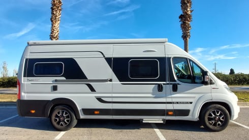 2p Adria Twin bus from 2023 - Free transfer from/to the airport