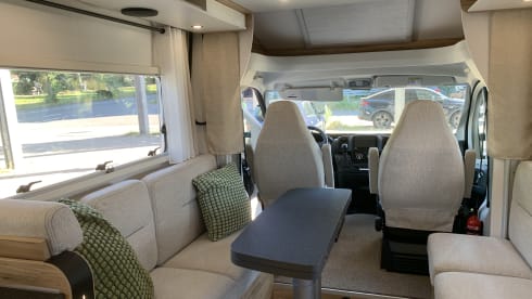 Wunderschöner Pilote 696 D , mit Großem Bad im Heck