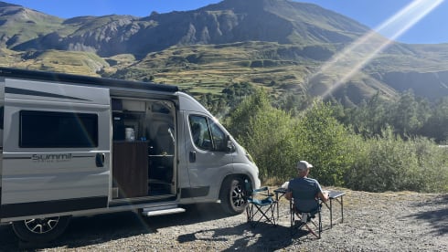 Ranger – New possl summit, bus camper of the year, with skyroof!