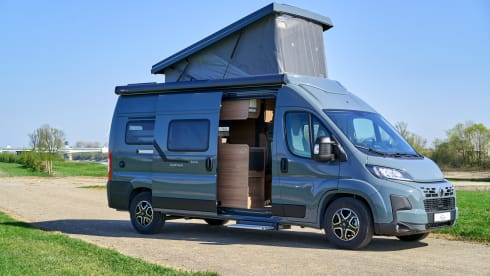 Knaus 600 ME met daktent – 4p Knaus rooftop from 2025
