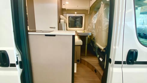 Etrusco – ETRUSCO 540DB 140CV - COMPACT VAN 4 BERTH WITH FOLDING ROOF