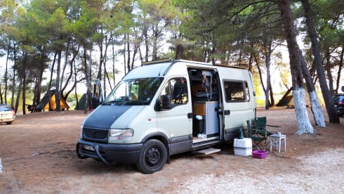 Soulis – 3 seater campervan motorhome (2002)
