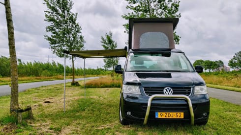 Black 2.5 TDI Multivan T5 Highline Camperbus