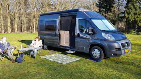 SUPER BUS CAMPER KNAUS BOXSTAR WITH CARRIER FOR ELECTRIC BIKES