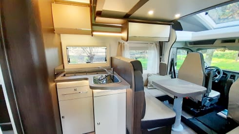 New Benimar Cocoon 463 10/2022 with silent roof air conditioning