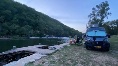 Bus camper PÖSSL, 2 length beds, 2 seats