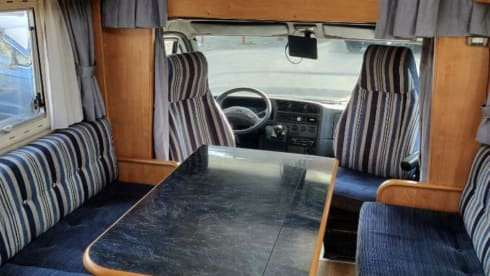 Pèpè – Very neat and spacious camper