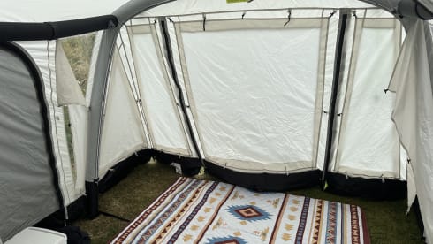 Betsy – Cool 2 berth Volkswagen campervan from 2008