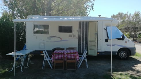 Rodrigue – Comfortable Challenger - 3 double beds