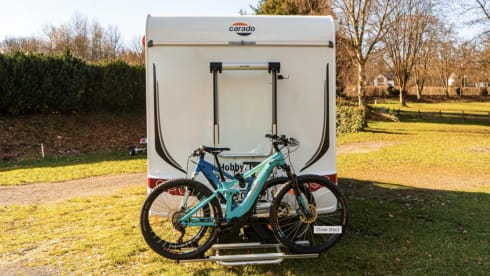Carado V337 camper van (e-bike lift / trailer hitch)