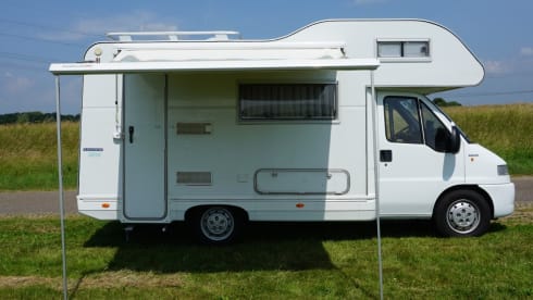 The White Camper – 4 persoons Fiat Ducato camper