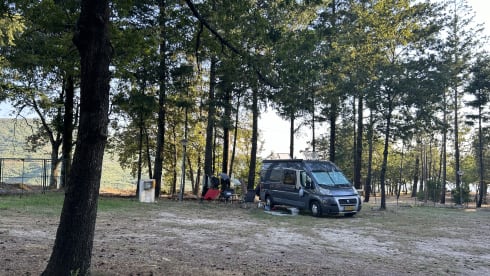 SUPER BUS CAMPER KNAUS BOXSTAR WITH CARRIER FOR ELECTRIC BIKES