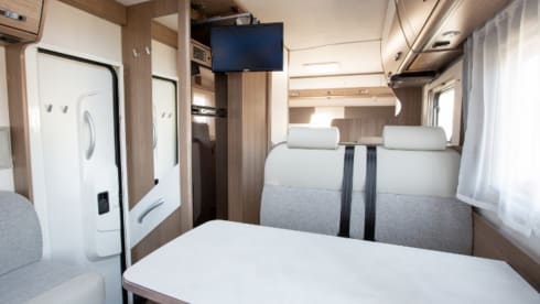 Evert – Carado I338 (Capron Hymer Group)