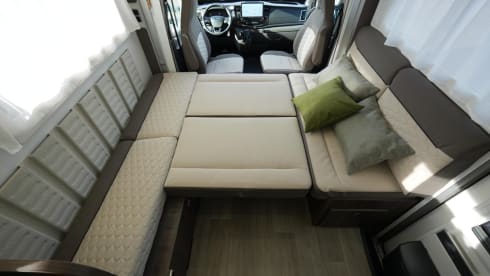 The Floof – 4p Benimar semi-integrated uit 2024