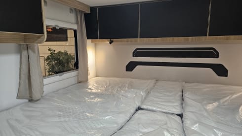 GZX-72-N – Chausson 777GA Automatic Etape Line very luxurious, km free!